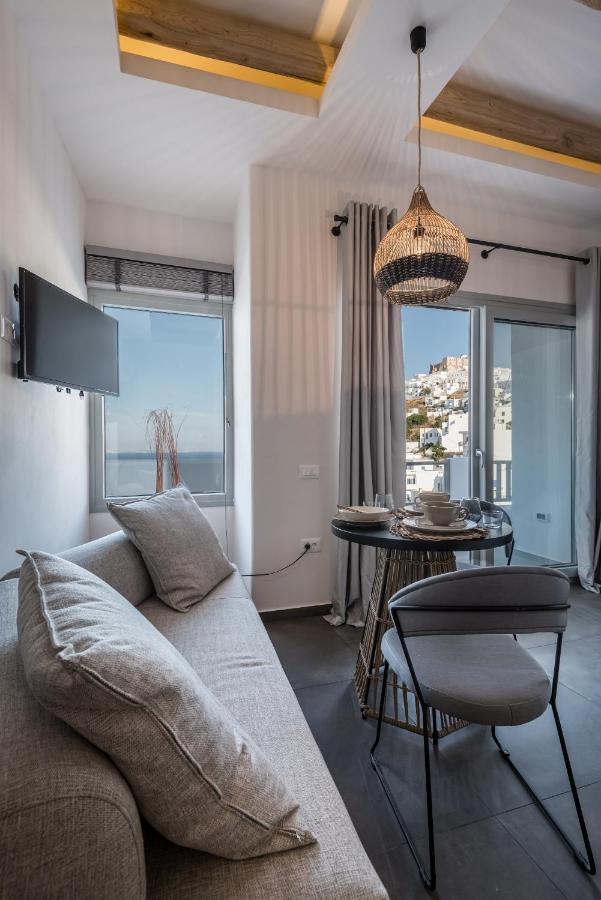 Vivere Luxury Suites Pera Gyalos Luaran gambar