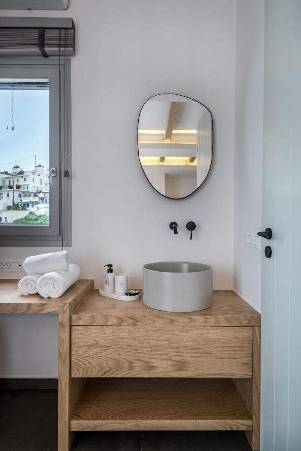 Vivere Luxury Suites Pera Gyalos Luaran gambar