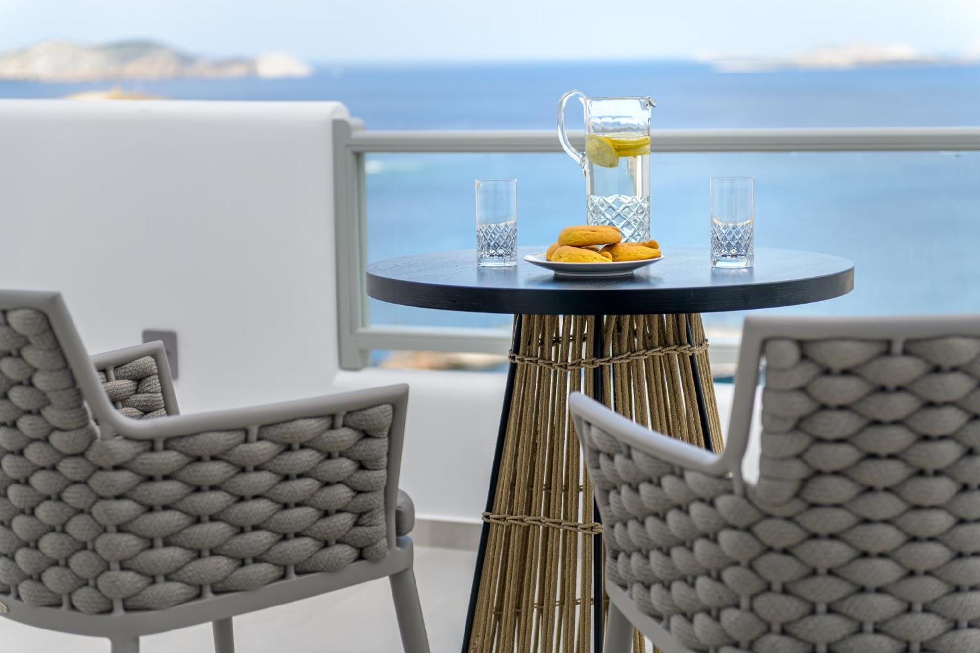 Vivere Luxury Suites Pera Gyalos Luaran gambar